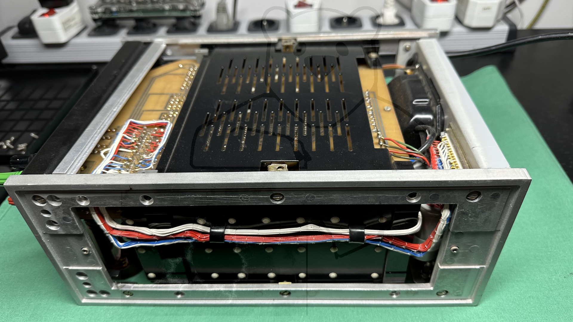 Recjhte Seite ohne Abdeckung